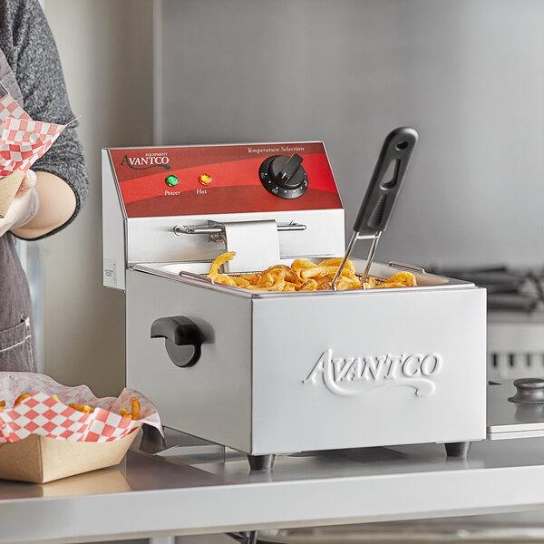 Avantco F102 20 lb. Dual Tank Electric Countertop Fryer - 120V, 3500W