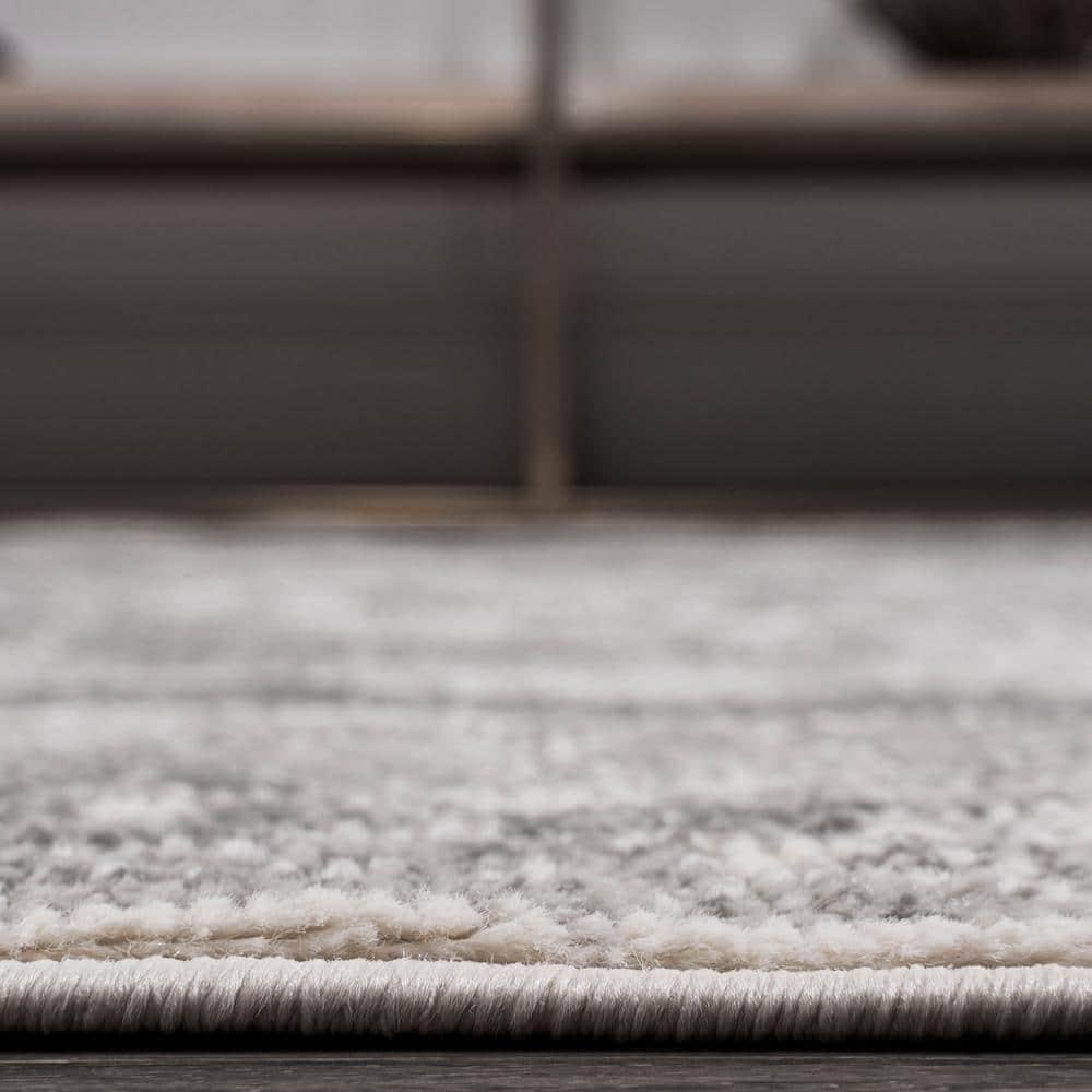 Jonathan Y Area Rugs 0.4"X120"X93" Rosalia Cottage Medallion Gray/Dark Gray Rug - Picture 6 of 12