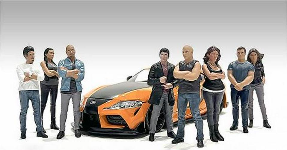 Car Meet 3 8-teiliges Figuren-Set für Modelle im Maßstab 1/24 von American Diorama - Bild 3 von 12